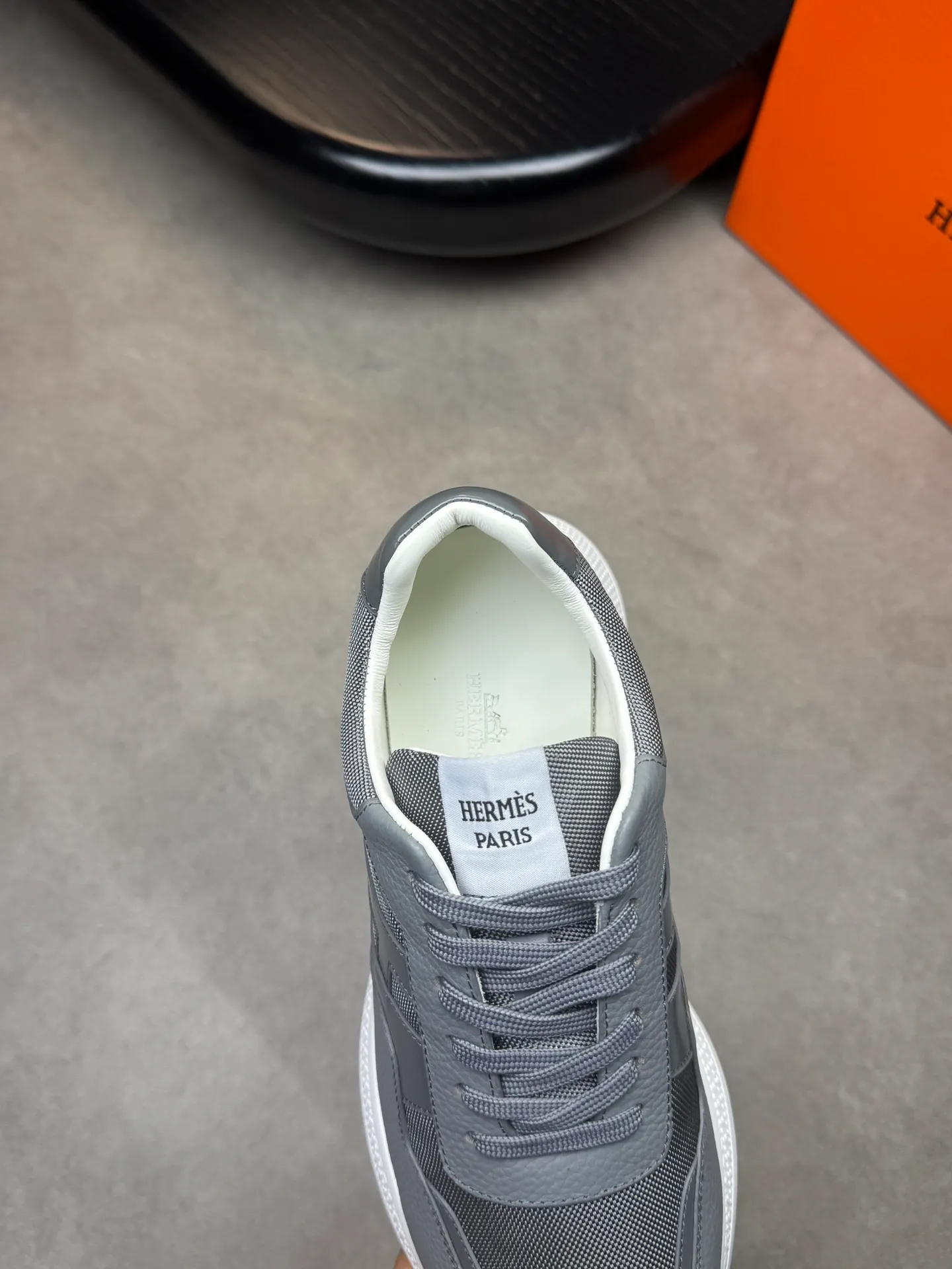[HERMES] Hermès men's shoes 💰520💰 - high-end quality original items 🔍🔍🔍 casual sports shoes - upper: 🔝 pebbled calfskin, brand high mercerized canvas, body sewn with brand ´H´ totem, tongue brand logo cloth label - lining: water-dyed cowhide -Outsole: Ultra-light T men's shoes 💰U foam·rubber; two-color molded outsole -Ultra-high quality control·Fine workmanship: highlighted (high-end·luxury·grade) -Size: 39-44 (38, 45, can be customized)